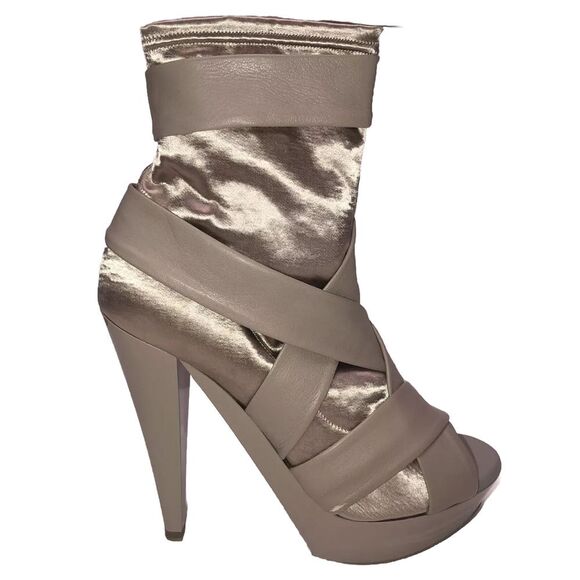 BURBERRY‎ Runway Nude Leather Cross Strap Satin Peep Toe Ankle Boots New 40 10 - Picture 1 of 16
